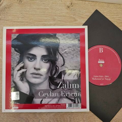 Burcu Güneş / Ceylan Ertem – Kanadım Değdi Sevdaya / Zalım 45LİK PLAK