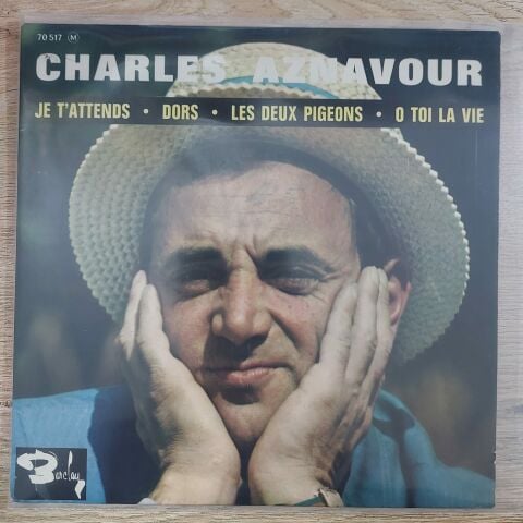 Charles Aznavour – Je T'attends 45LİK PLAK