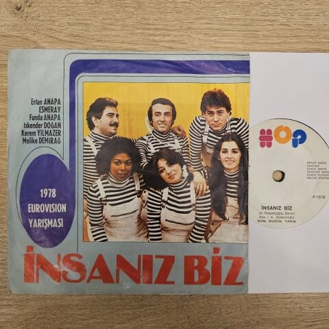 Ertan Anapa, Esmeray, Funda Anapa, İskender Doğan, Kerem Yılmazer, Melike Demirağ – İnsanız Biz (1978 Eurovision Yarışması) 45LİK PLAK