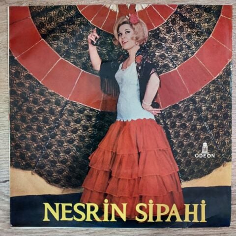 Nesrin Sipahi – Fakir Bir Şairim / İzmirlim 45LİK PLAK