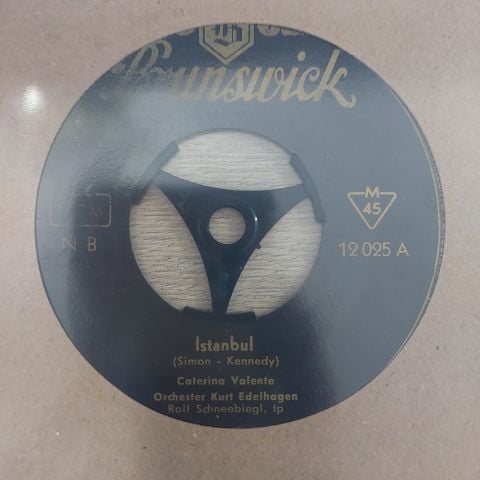 Caterina Valente – Istanbul / Just You, Just Me 45LİK PLAK