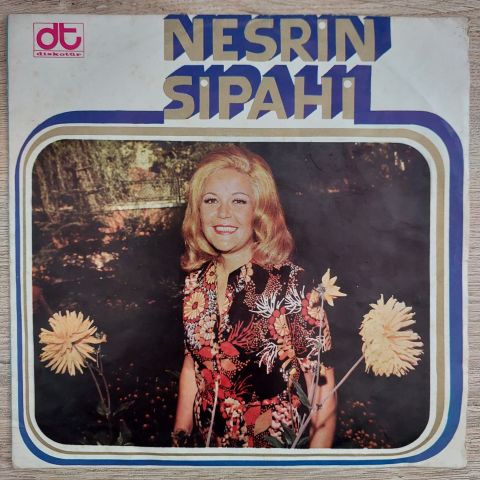 Nesrin Sipahi – Mutluluklar Dilerim / Bana Yarim Dermisin 45LİK PLAK