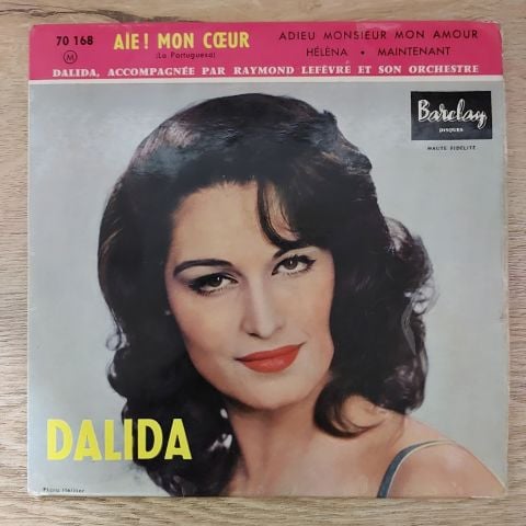 Dalida Accompagnée Par Raymond 45LİK PLAK