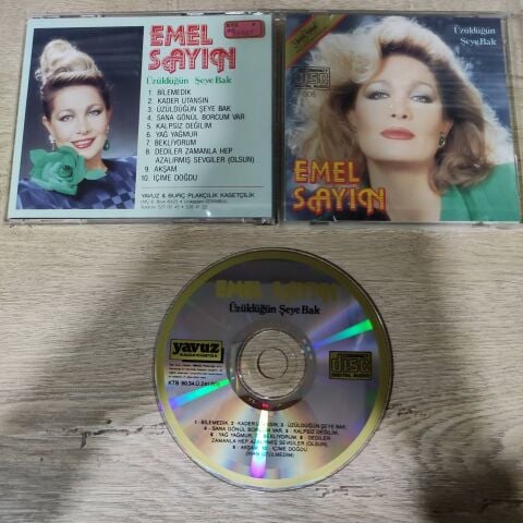 EMEL SAYIN - ÜZÜLDÜĞÜN ŞEYE BAK CD