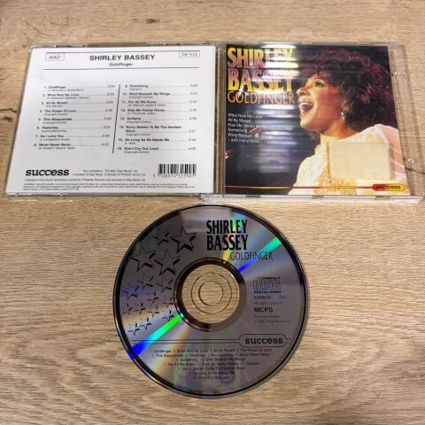 SHIRLEY BASSEY - GOLDFINGER CD