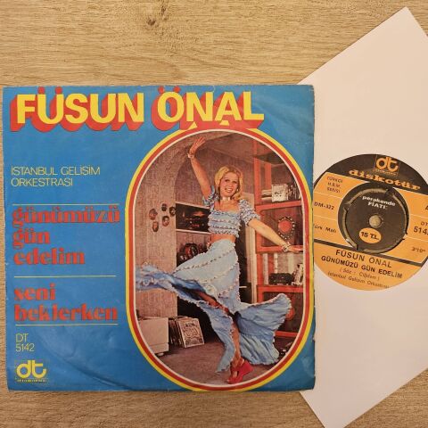 Füsun Önal – Günümüzü Gün Edelim / Seni Beklerken 45LİK PLAK
