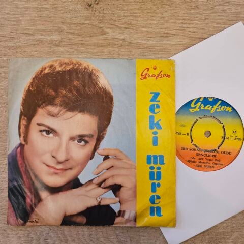 Zeki Müren – Tövbeler Tövbesi / Bir Sokak Çeşmesi Oldu Gençliğim 45LİK PLAK
