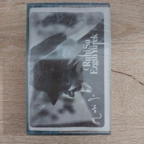 RUHİ SU - EZGİLİ YÜREK KASET