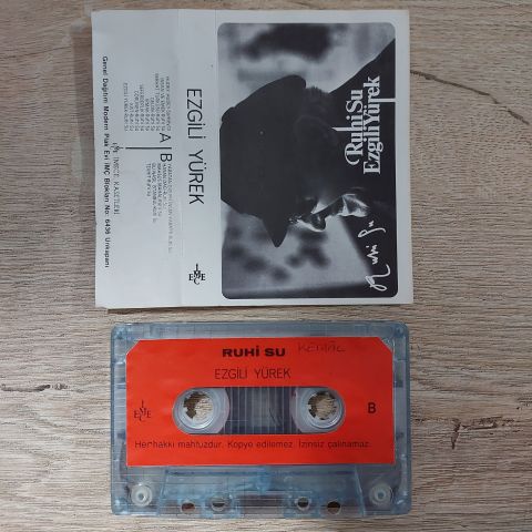 RUHİ SU - EZGİLİ YÜREK KASET