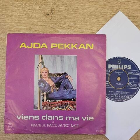 Ajda Pekkan – Viens Dans Ma Vie / Face A Face Avec Moi 45LİK PLAK