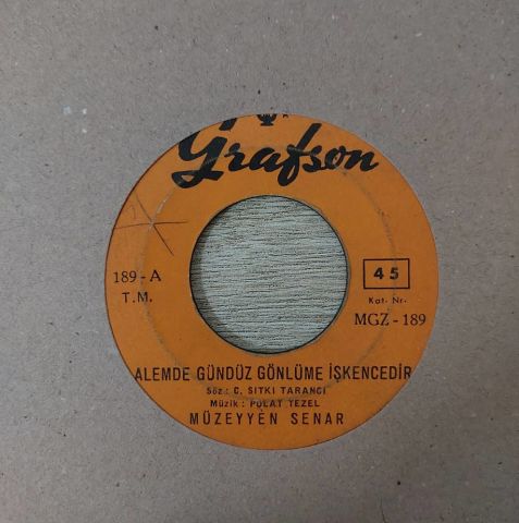 MÜZEYYEN SENAR - BAHÇEYE GİR BAHÇEYE 45LİK PLAK