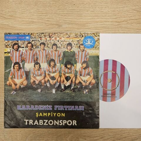 Trabzonspor – Şampiyon Trabzonspor / Altın goller (analatan Pertev Tunaseli) 45LİK PLAK