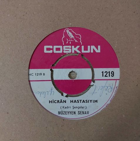 Müzeyyen Senar – Garibin Derdinden Garipler Anlar / Hicran Hastasıyım 45LİK PLAK