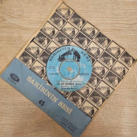 Kamuran Akkor – Kulaklarımda Sesin 45LİK PLAK
