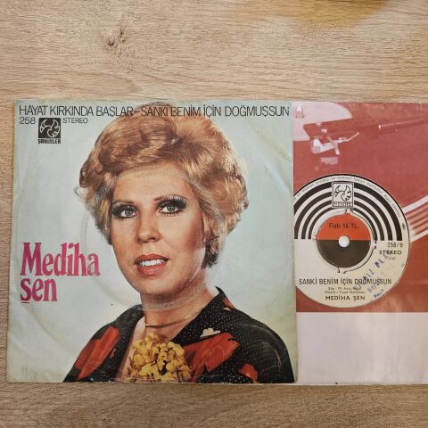 Mediha Şen – Hayat Kırkında Başlar / Sanki Benim İçin Doğmuşsun 45LİK PLAK...