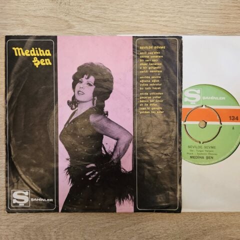 Mediha Şen – Sevilde Sevme / Sen Kimseyi Sevemezsin 45LİK PLAK