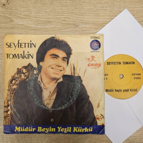 Seyfettin Tomakin – Müdür Beyin Yeşil Kürkü / Verin Sevenleri Dengi Dengine 45LİK PLAK