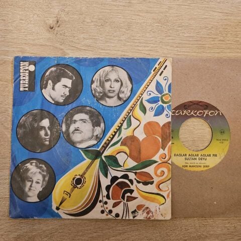 Aşık Mahzuni Şerif – Açılın Kapılar Şaha Gidelim / Dağlar Ağlar Ağlar Pir Sultan Deyu 45LİK PLAK...