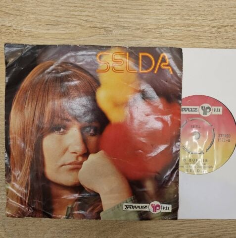 Selda Bağcan – Aşkın Bir Ateş / O Günler 45LİK PLAK