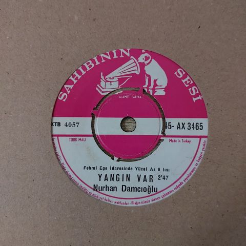 Nurhan Damcıoğlu – Yangın Var / Ufacıksın 45LİK PLAK