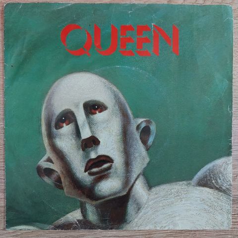 Queen – We Are The Champions B/W We Will Rock You 45LİK PLAK