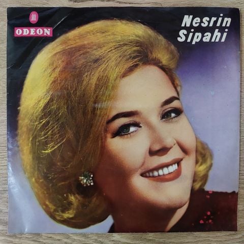 Nesrin Sipahi – Ufacık Tefecik / Bahar Gelmiş Neyleyim 45LİK PLAK