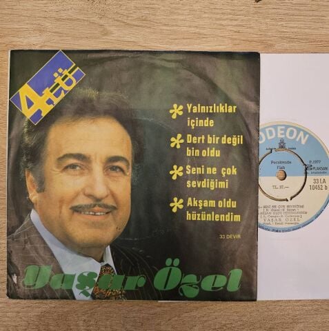 Yaşar Özel – Yalnızlıklar İçinde/Seni Ne Çok Sevdiğimi 45LİK PLAK