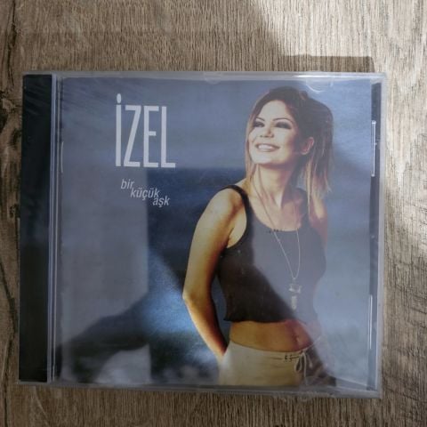 İZEL - BİR KÜÇÜK AŞK CD