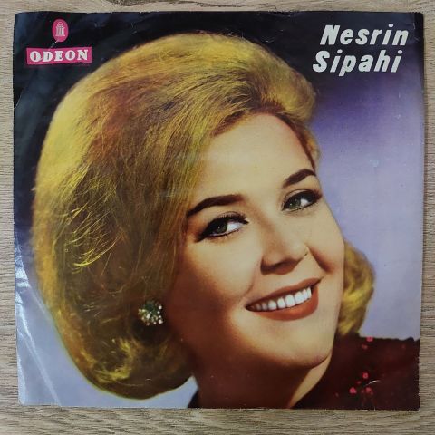 Nesrin Sipahi – Nihansın Dideden / Açmam Açamam 45LİK PLAK