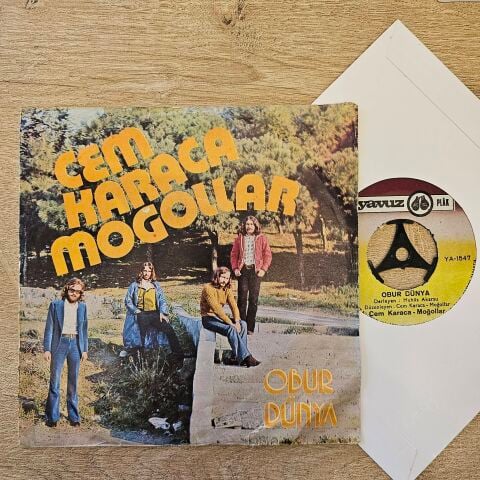 Cem Karaca & Moğollar – Obur Dünya / El Çek Tabip 45LİK PLAK