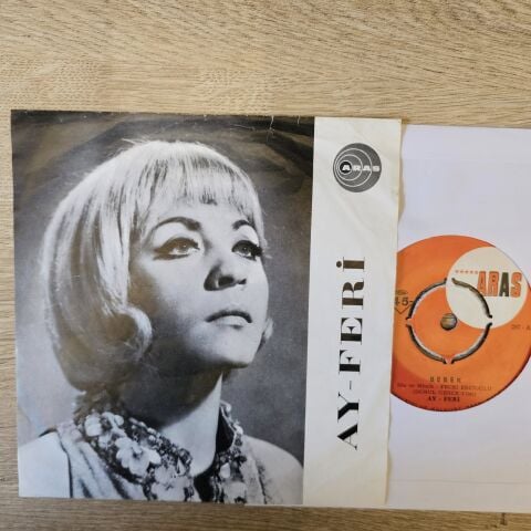 AYFERİ - BEBEK / DÜNYA DÖNÜYOR 45LİK PLAK