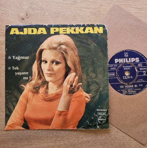Ajda Pekkan – Yağmur / Tek Yaşanır Mı 45LİK PLAK