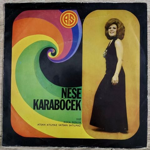 Neşe Karaböcek – Koca Dünya / Atsan Atılmaz Satsan Satılmaz 45LİK PLAK