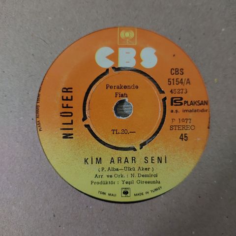 Nilüfer – Kim Arar Seni / Başka Sözüm Yok 45LİK PLAK