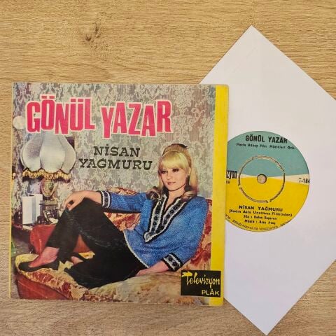 Gönül Yazar – Nisan Yağmuru / Sabah Yıldızı 45LİK PLAK