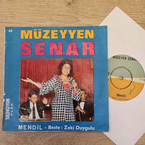 Müzeyen Senar – Mendil 45LİK PLAK