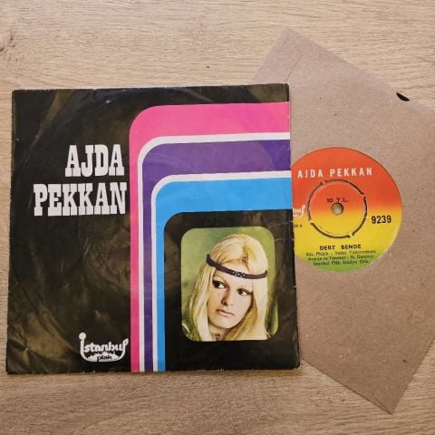 Ajda Pekkan – Dert Bende / Varsın Yansın Dünya 45LİK PLAK