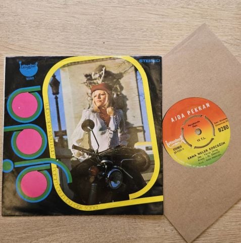 Ajda Pekkan – Sana Neler Edeceğim / Haram Olsun Bu Aşk Sana 45LİK PLAK