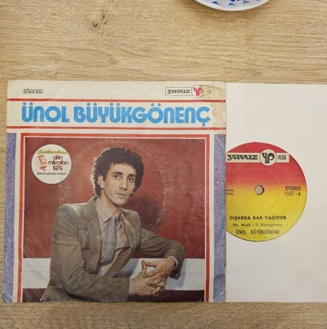 Ünol Büyükgönenç – Dışarda Kar Yağıyor / Kız Çocuğu 45LİK PLAK