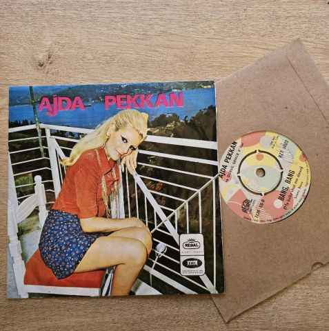 Ajda Pekkan – Bang, Bang / İki Yabancı 45LİK PLAK