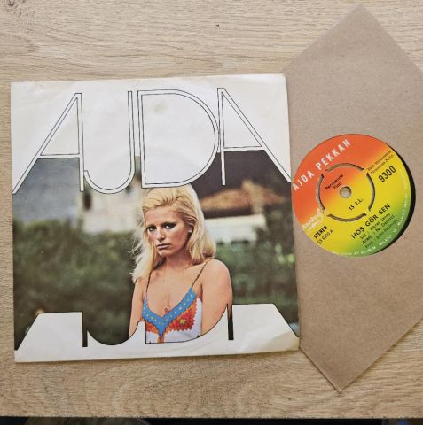 Ajda Pekkan – Hoş Gör Sen / Sana Ne, Kime Ne 45LİK PLAK