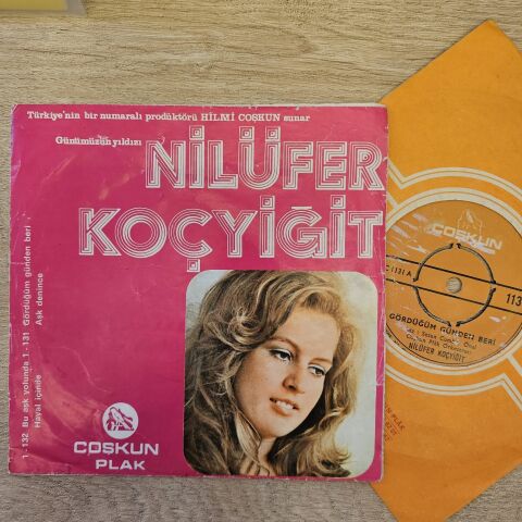 Nilüfer Koçyiğit – Gördüğüm Günden Beri / Aşk Denince 45LİK PLAK