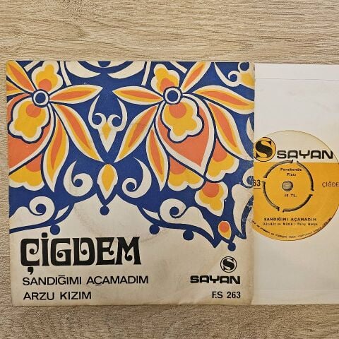 Çiğdem – Sandığımı Açamadım / Arzu Kızım 45LİK PLAK