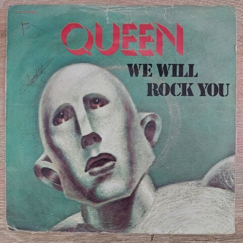 Queen – We Are The Champions B/W We Will Rock You 45LİK PLAK
