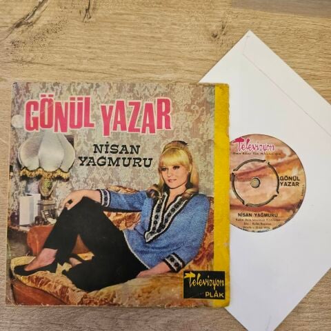 Gönül Yazar – Nisan Yağmuru / Sabah Yıldızı 45LİK PLAK