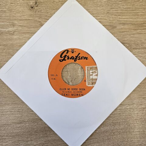 Zeki Müren – Eller Ne Derse Desin / Ben Küskünüm Feleğe 45LİK PLAK