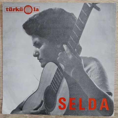 Selda Bağcan ve Moğollar – Yalan Dünya / Kalenin Dibinde 45LİK PLAK