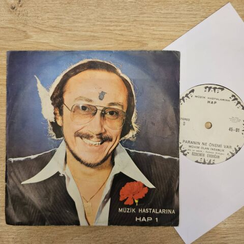 Özdemir Erdoğan – Müzik Hastalarına Hap 45LİK PLAK