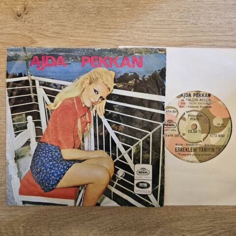 Ajda Pekkan – İki Yüzlü Aşk / Erkekleri Tanıyın 45LİK PLAK