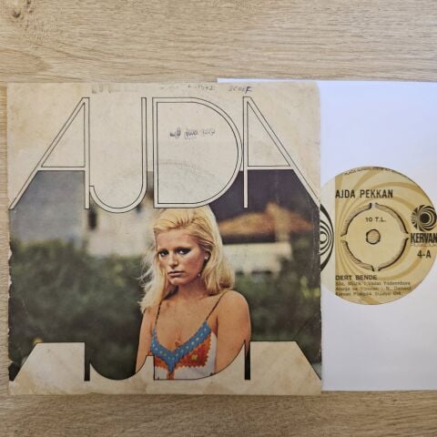 Ajda Pekkan – Dert Bende / Varsın Yansın Dünya 45LİK PLAK